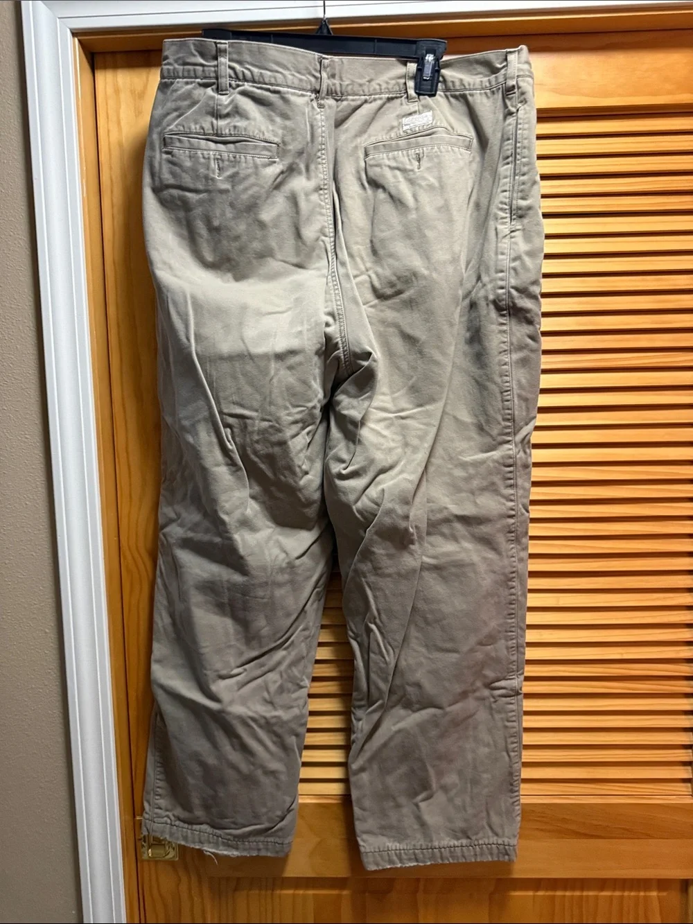 Cabela’s Men's flannel Lined Tan Chinos with Plaid Interior 40/Reg